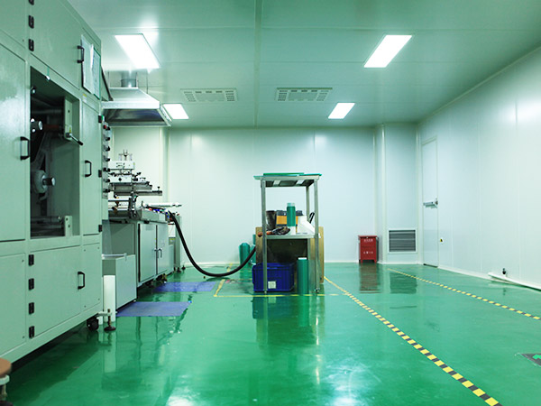 IML全自動(dòng)印刷車(chē)間現(xiàn)場(chǎng)