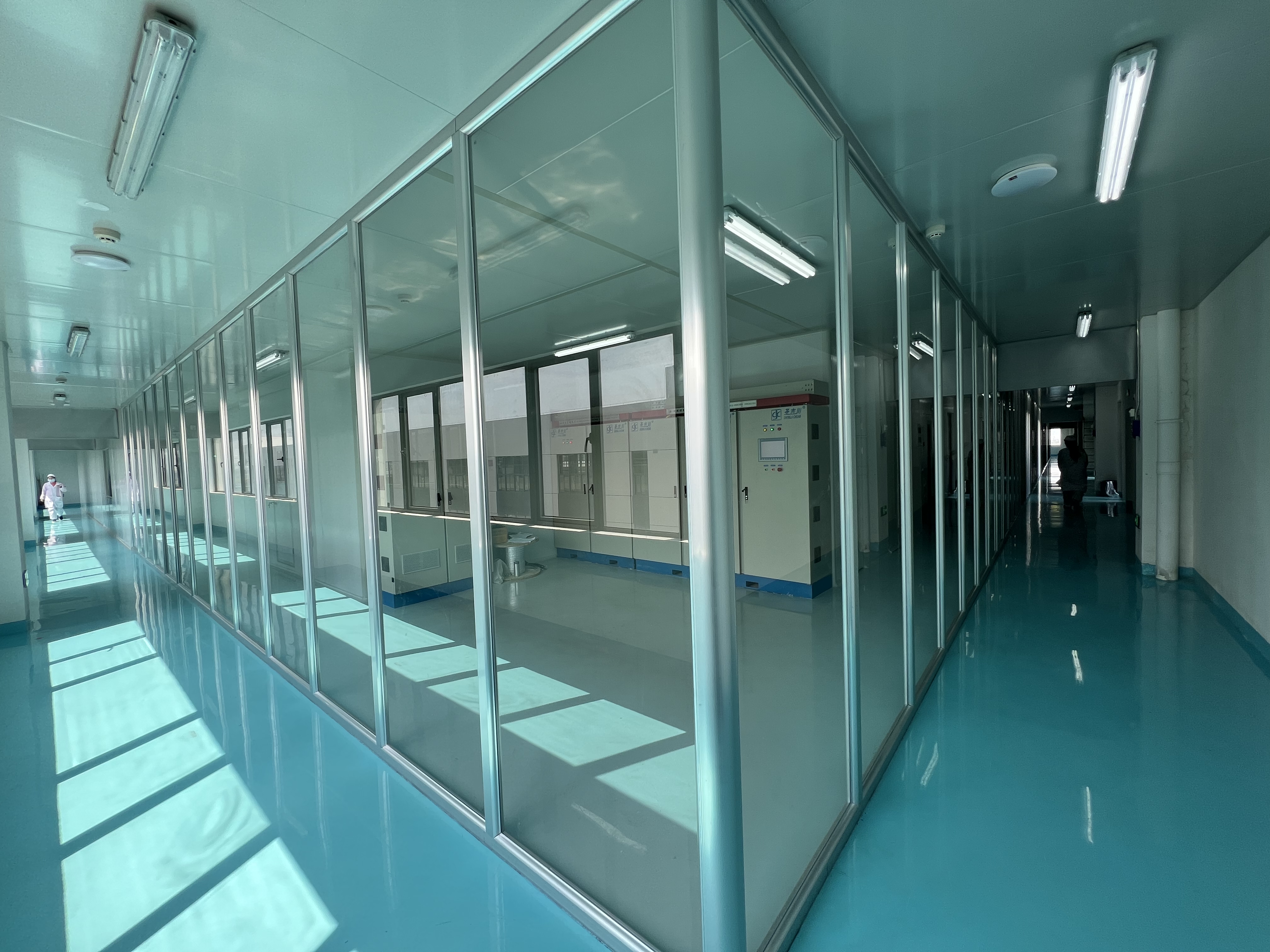 噴漆線(xiàn)現(xiàn)場(chǎng)