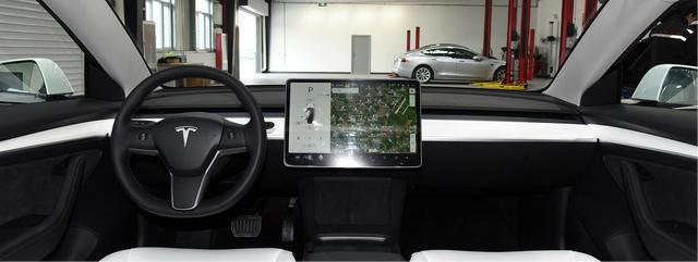 特斯拉汽車內(nèi)飾